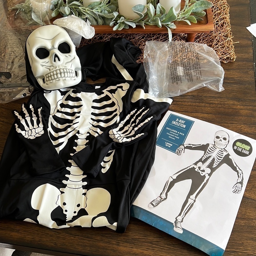 new glow in the dark x-ray skeleton costume size 12/14years